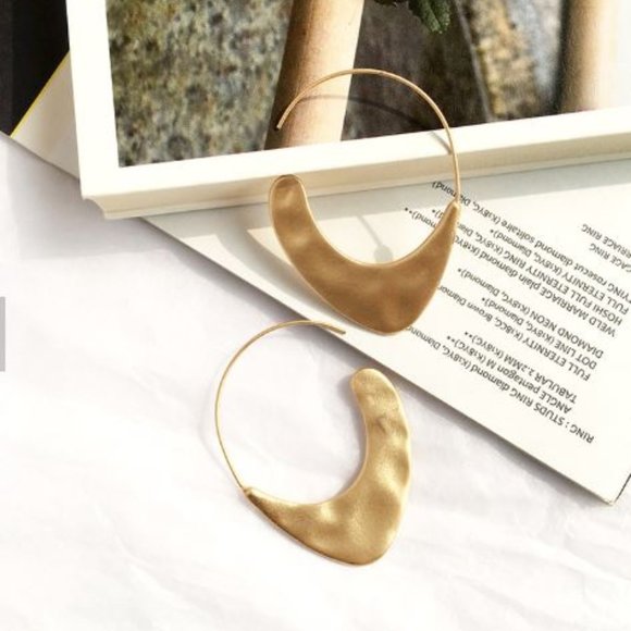 Hammered Goldtone Jewelry Geometric Hoop E… - Picture 4 of 4